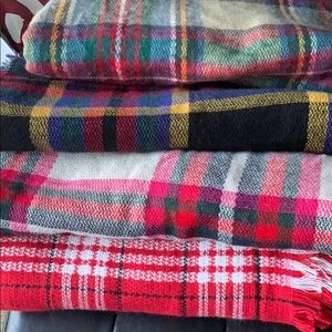 FOUR Pre-owed blanket scarfs